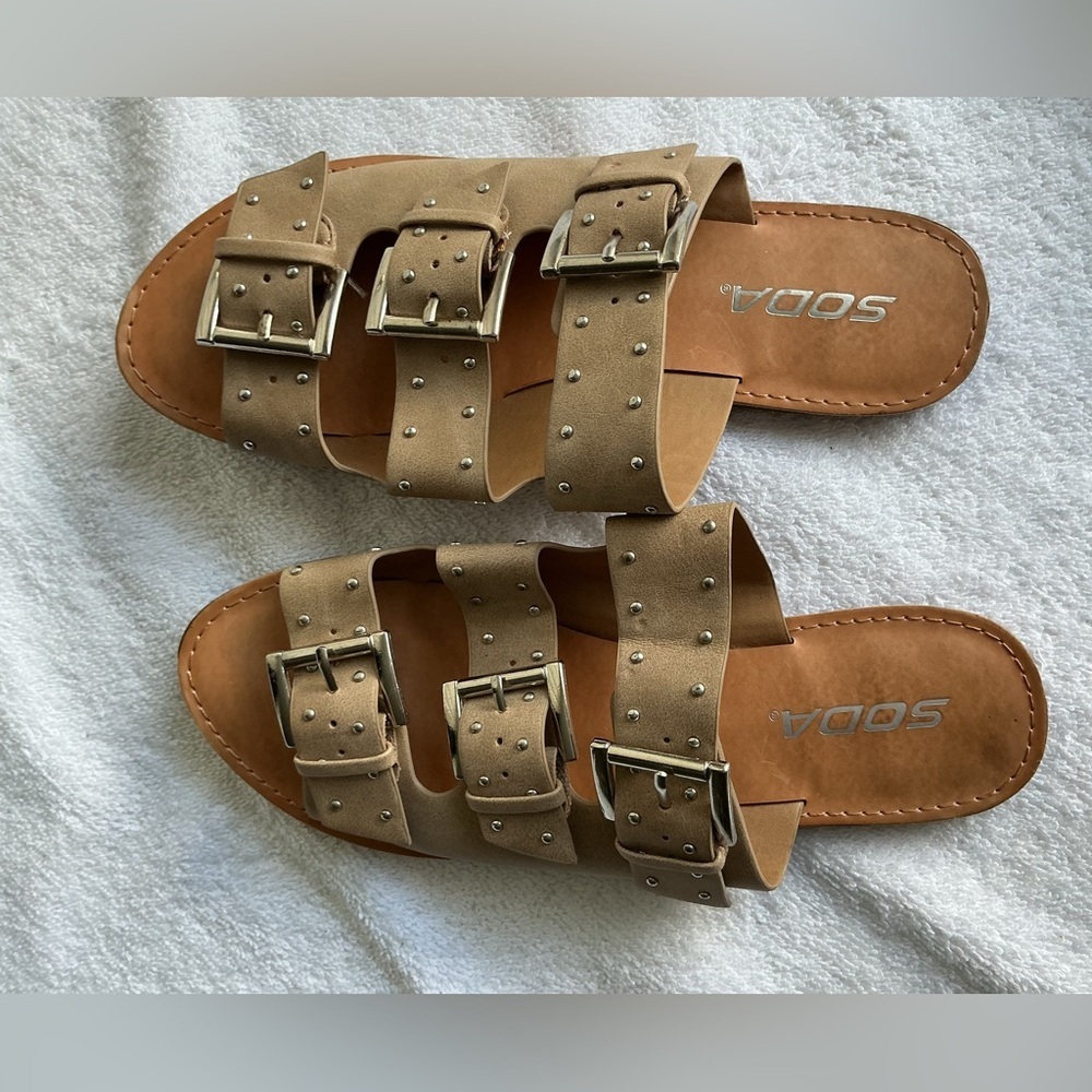 Soda Tan Buckle Strap Sandals Sz 6 - Picture 6 of 9